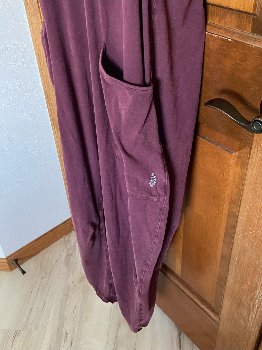 Free People FP Movement Hot Shot Dark Wine Color relaxed slouchy Size XS - Picture 4 of 10